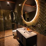 Wellness Tuin Horst Noord Limburg - Suite Met Indoor Jacuzzi, Openhaard, Prive Hottub En Prive Sauna In Jachthut Stijl - Gratis Fles Prosecco & Leuke Partner Connect Box ! - Ultieme Partner Beleving Jaktstuga Horst