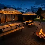 Wellness Tuin - Ultieme Partner Beleving - St Hubertus Met Indoor Jacuzzi, Openhaard, Prive Hottub En Prive Sauna In Jachthut Stijl - Gratis Fles Prosecco & Leuke Partner Connect Box ! Lodge