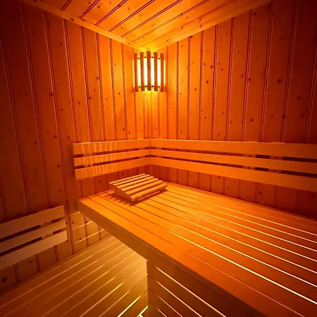 Lodge Wellness Tuin - Ultieme Partner Beleving - St Hubertus Met Jacuzzi ,openhaard, Prive Hottub En Prive Sauna In Jachthut Stijl *