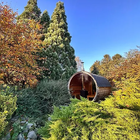 Wellness Tuin - Ultieme Partner Beleving - St Hubertus Met Indoor Jacuzzi, Openhaard, Prive Hottub En Prive Sauna In Jachthut Stijl - Gratis Fles Prosecco & Leuke Partner Connect Box ! Деревянный коттедж *