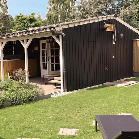 Wellness Tuin - Ultieme Partner Beleving - St Hubertus Met Indoor Jacuzzi, Openhaard, Prive Hottub En Prive Sauna In Jachthut Stijl - Gratis Fles Prosecco & Leuke Partner Connect Box ! Деревянный коттедж *