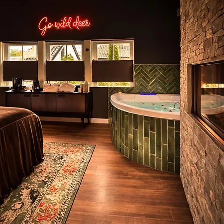 Wellness Tuin Noord Limburg - Met Indoor Jacuzzi, Openhaard, Prive Hottub En Prive Sauna In Jachthut Stijl - Ultieme Partner Beleving Horst