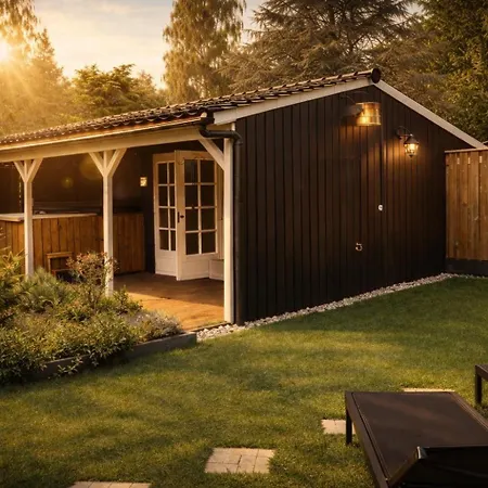 Wellness Tuin Noord Limburg - Met Indoor Jacuzzi, Openhaard, Prive Hottub En Prive Sauna In Jachthut Stijl - Ultieme Partner Beleving Jaktstuga Horst
