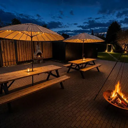 Wellness Tuin Noord Limburg - Met Indoor Jacuzzi, Openhaard, Prive Hottub En Prive Sauna In Jachthut Stijl - Ultieme Partner Beleving Jaktstuga