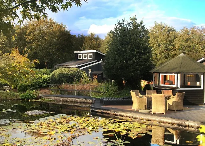 Деревянный коттедж Wellness Tuin - Ultieme Partner Beleving - St Hubertus Met Indoor Jacuzzi, Openhaard, Prive Hottub En Prive Sauna In Jachthut Stijl - Gratis Fles Prosecco & Leuke Partner Connect Box !