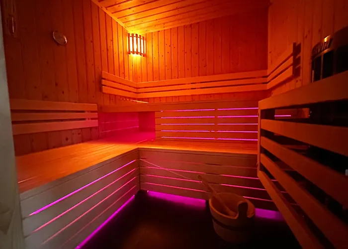 Wellness Tuin - Ultieme Partner Beleving - St Hubertus Met Jacuzzi ,openhaard, Privé Hottub En Privé Sauna In Jachthut Stijl Lodge Horst