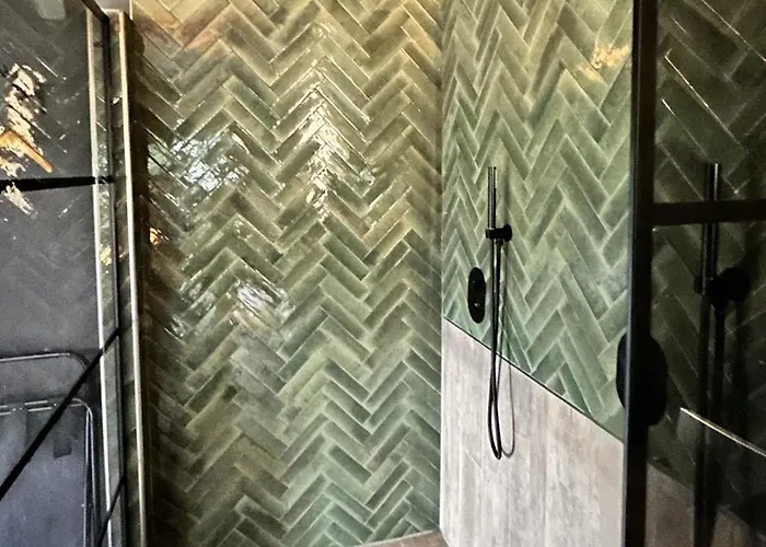 Wellness Tuin - Ultieme Partner Beleving - St Hubertus Met Jacuzzi ,openhaard, Privé Hottub En Privé Sauna In Jachthut Stijl Lodge Horst