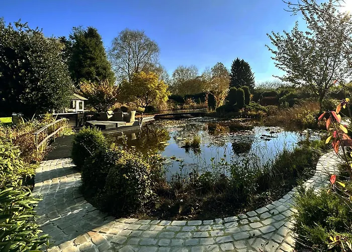 Деревянный коттедж Wellness Tuin - Ultieme Partner Beleving - St Hubertus Met Indoor Jacuzzi, Openhaard, Prive Hottub En Prive Sauna In Jachthut Stijl - Gratis Fles Prosecco & Leuke Partner Connect Box !