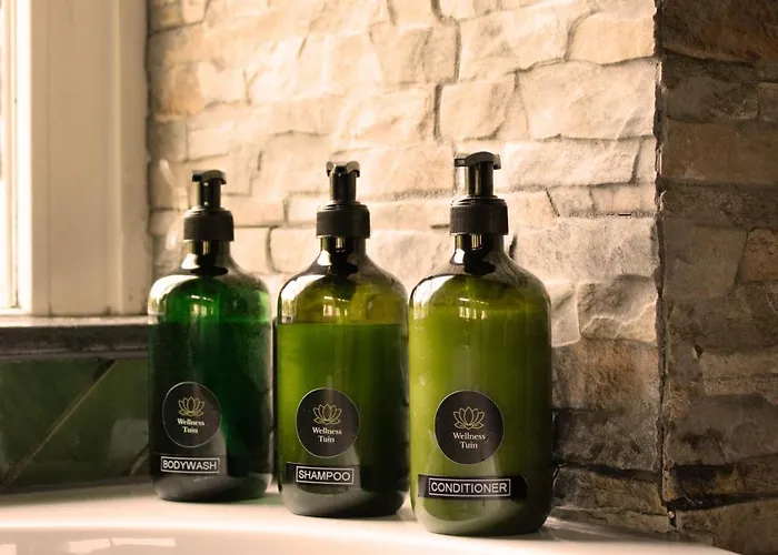 Wellness Tuin - Ultieme Partner Beleving - St Hubertus Met Indoor Jacuzzi, Openhaard, Prive Hottub En Prive Sauna In Jachthut Stijl - Gratis Fles Prosecco & Leuke Partner Connect Box ! Деревянный коттедж