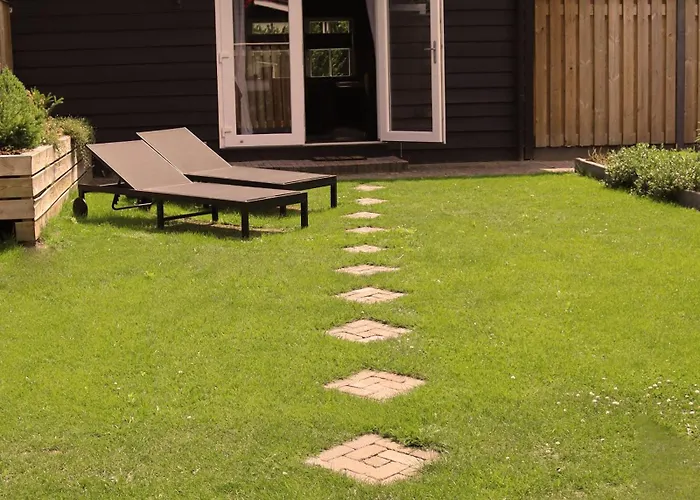 Wellness Tuin - Ultieme Partner Beleving - St Hubertus Met Indoor Jacuzzi, Openhaard, Prive Hottub En Prive Sauna In Jachthut Stijl - Gratis Fles Prosecco & Leuke Partner Connect Box ! Деревянный коттедж *