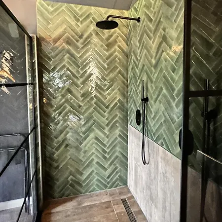 Wellness Tuin - Ultieme Partner Beleving - St Hubertus Met Jacuzzi ,openhaard, Privé Hottub En Privé Sauna In Jachthut Stijl Lodge Horst