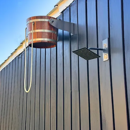 Wellness Tuin - Ultieme Partner Beleving - St Hubertus Met Jacuzzi ,openhaard, Privé Hottub En Privé Sauna In Jachthut Stijl Horst