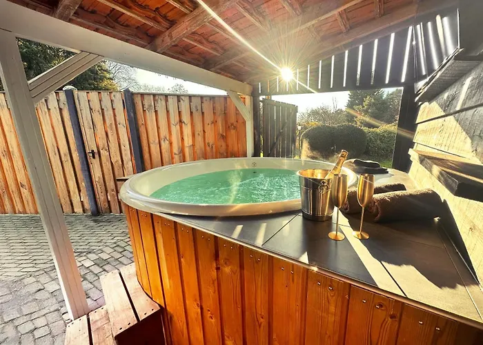 Wellness Tuin - Ultieme Partner Beleving - St Hubertus Met Indoor Jacuzzi, Openhaard, Prive Hottub En Prive Sauna In Jachthut Stijl - Gratis Fles Prosecco & Leuke Partner Connect Box ! * هورست
